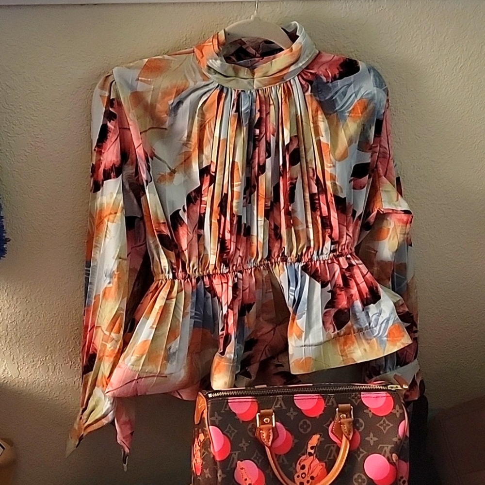 Kosmios! BLOUSE - Picture 2 of 6